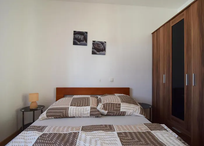 Apartamento Mikec 2 By Interhome Malinska