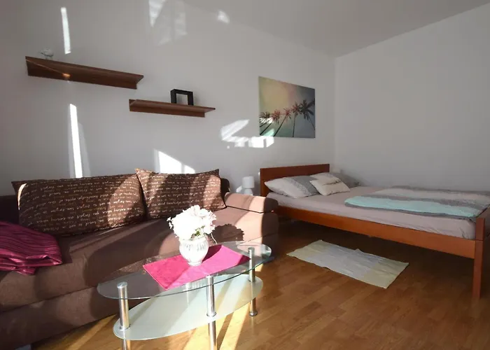 Apartamento Mikec 2 By Interhome Malinska